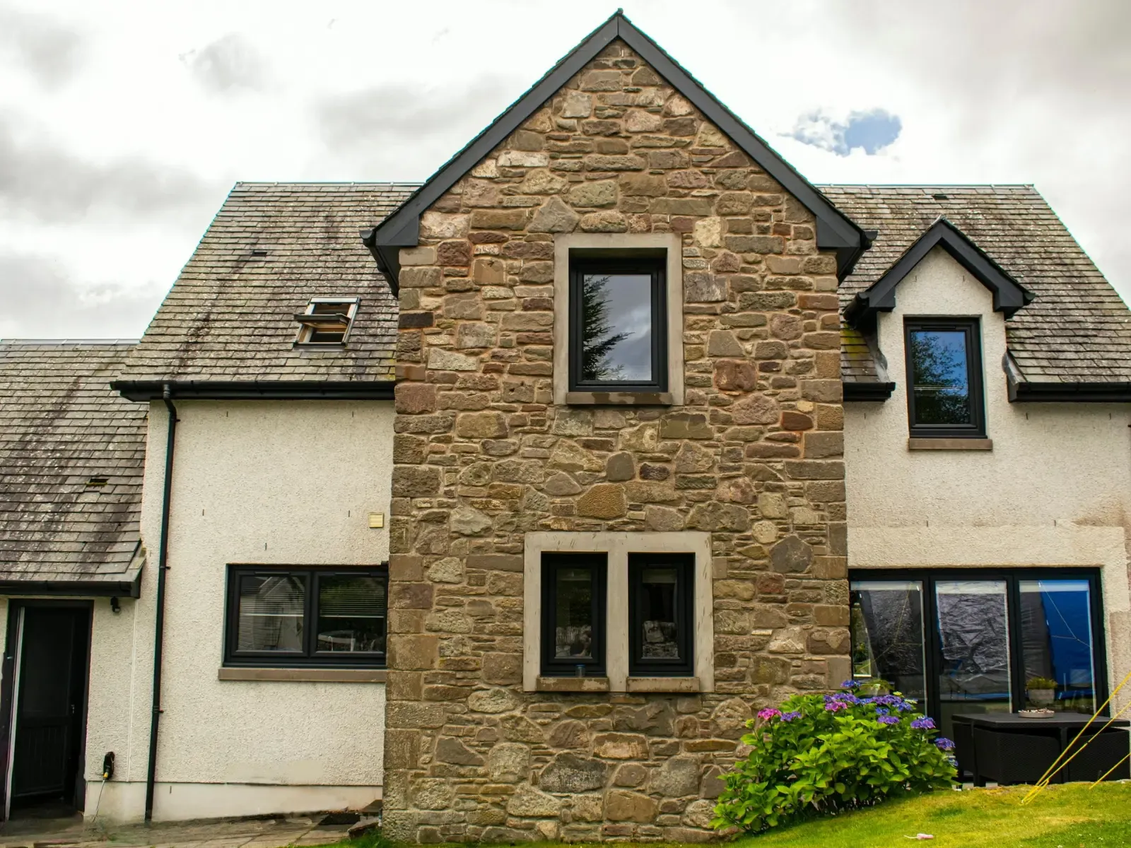 Modern flush-line window installation, Dundee